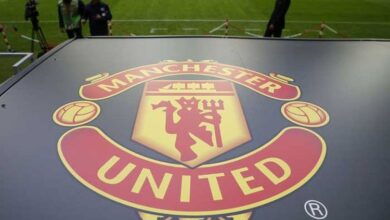 Perusahaan Qatar yang membeli Manchester United dikabarkan akan mengubah aturan Persatuan Sepak Bola Eropa (UEFA). Pasalnya, ada aturan UEFA yang memaksa investor membeli Setan Merah dari Glazers.