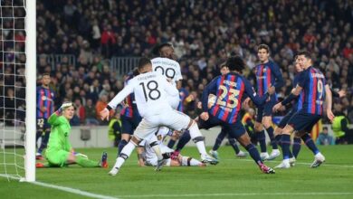  Duel antara Barcelona dan Manchester United berlangsung sengit. Empat gol lahir pada laga yang tuntas dengan skor 2-2 itu. Pada leg pertama Playoff Liga Europa 2022/2023 di Camp Nou, Jumat (17/2/2023) dini hari WIB,