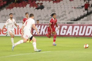 Aksi Ronaldo Kwateh dalam laga Timnas Indonesia U-22 vs Lebanon U-22, Jumat (14/4/2023) 