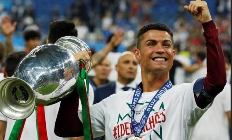Tepat harI ini, 11 Juli, takkan pernah dilupakan pesepakbola peraih lima trofi Ballon dOr, Cristiano Ronaldo, bawa Timnas Portugal juara Piala Eropa 2016
