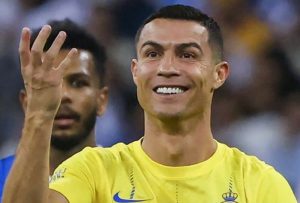 Cristiano Ronaldo Disoraki Fans Al Hilal, Begini Respons Berkelas 