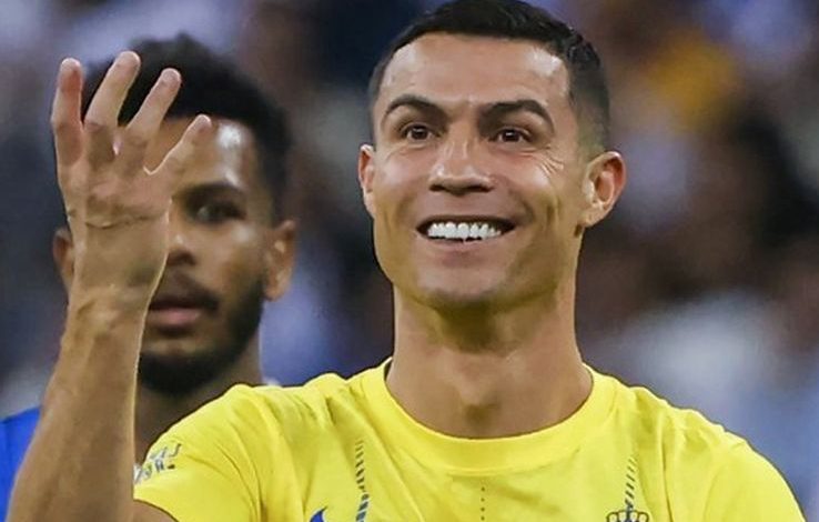 Cristiano Ronaldo Disoraki Fans Al Hilal, Begini Respons Berkelas